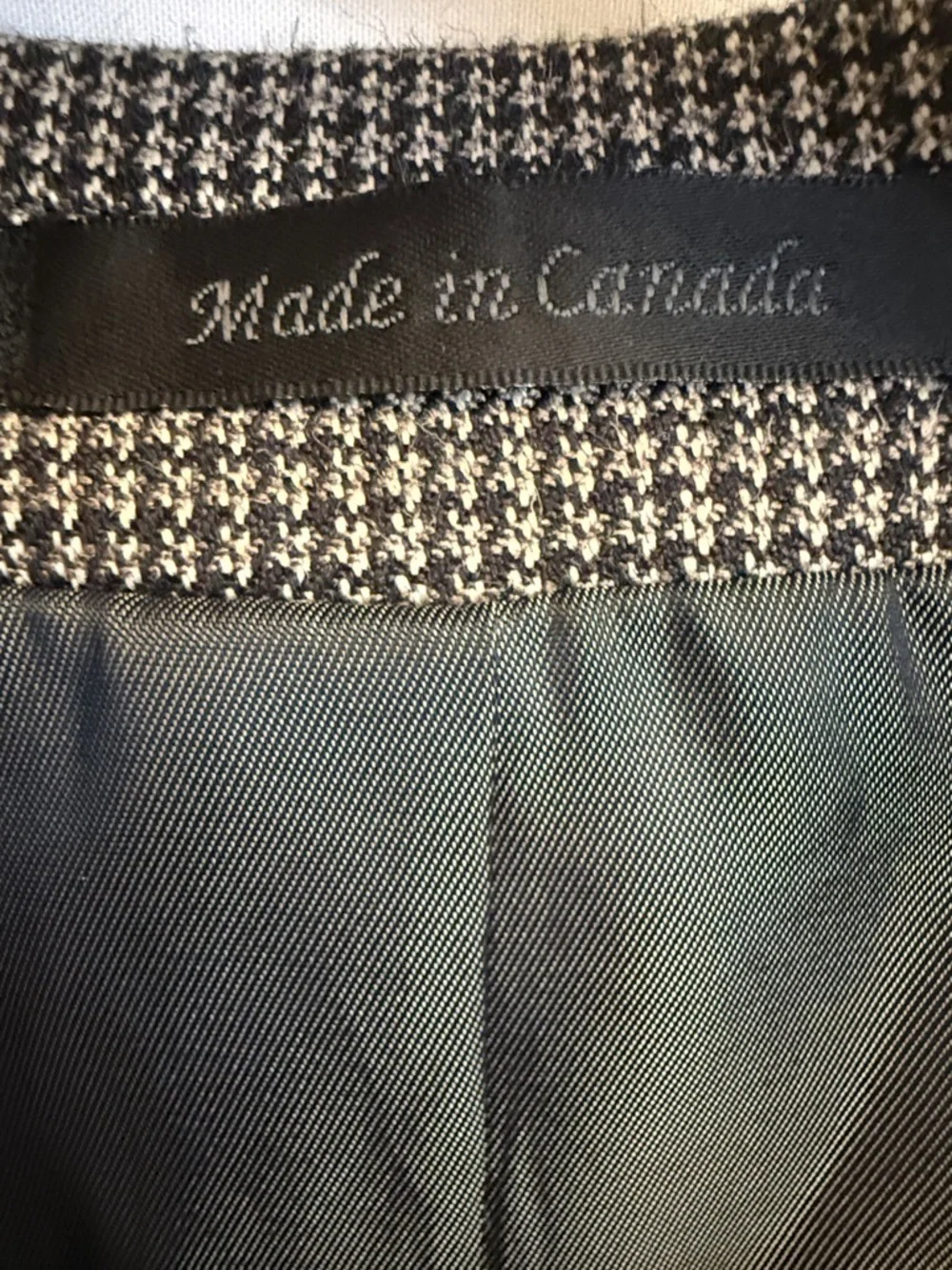 Calvin Klein Wool Silk Sport Coat Blazer 44S Gray Houndstooth 2 Button